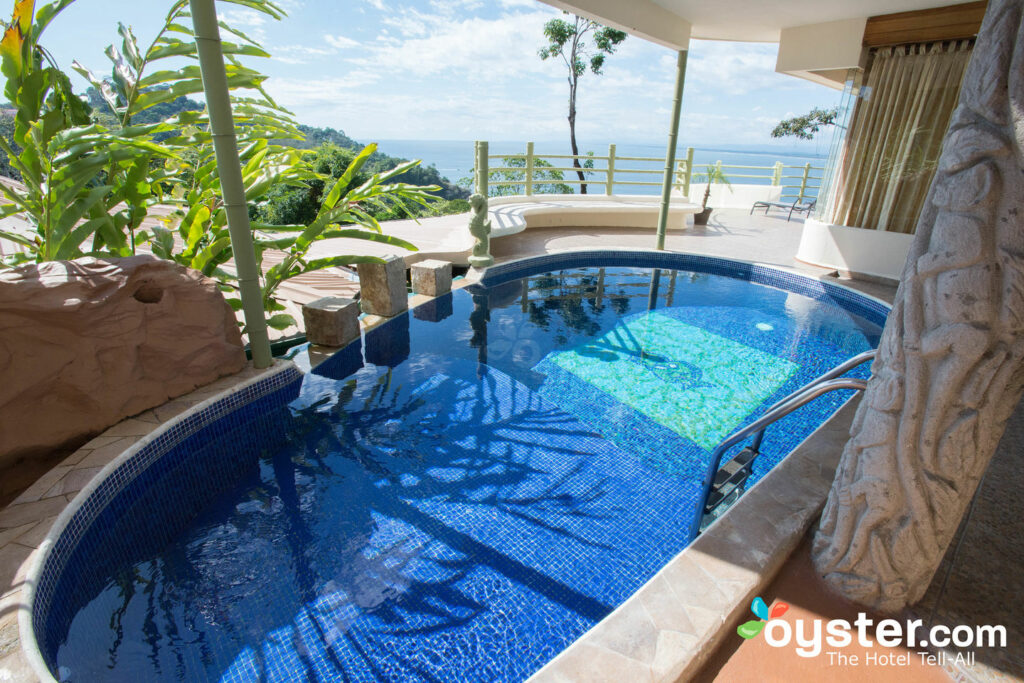 The Royal Suite at Issimo Suites Boutique Hotel and Spa/Oyster The Royal Suite at Issimo Suites Boutique Hotel and Spa/Oyster