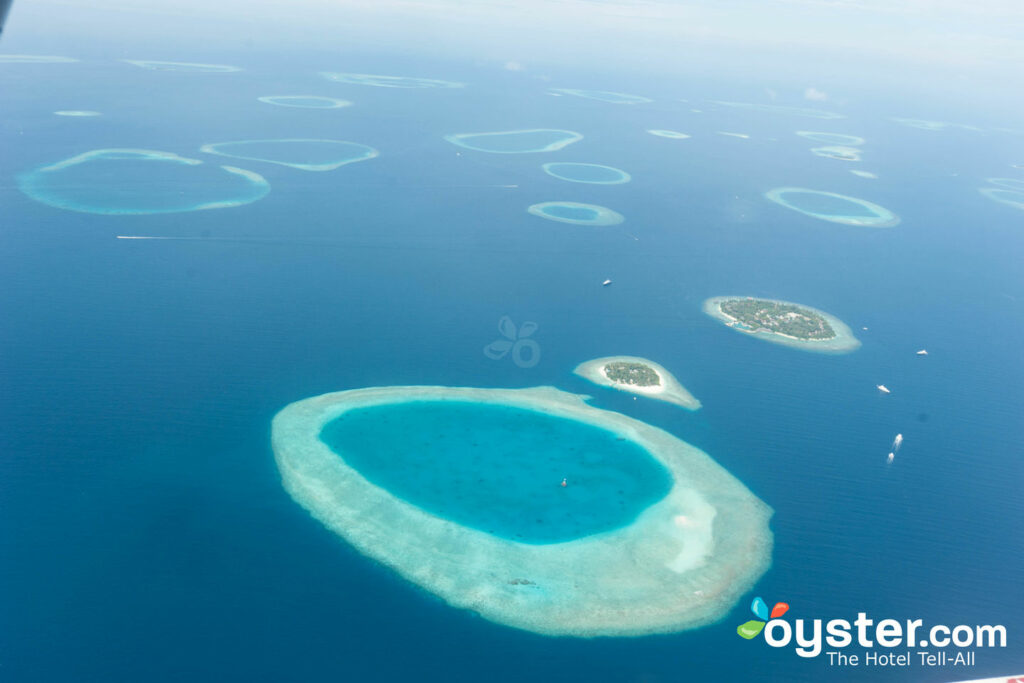 Vue des Maldives depuis un hydravion