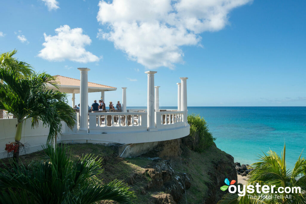 Spicers Bar at Grenadian por Rex Resorts em St. George's, Grenada