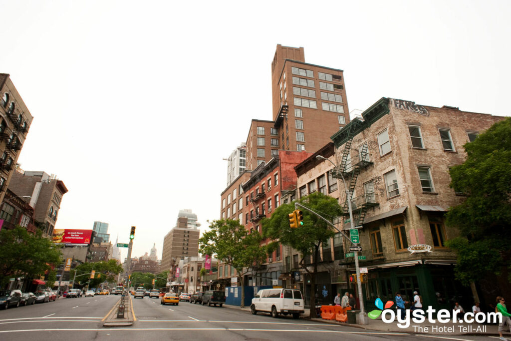 A Bowery Street do LES, em particular, tem visto muito crescimento e mudança recentes.