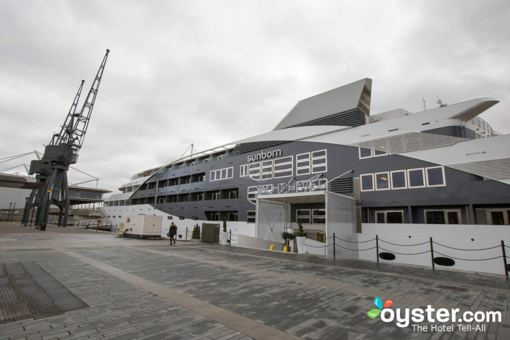 sunborn london yacht restaurant