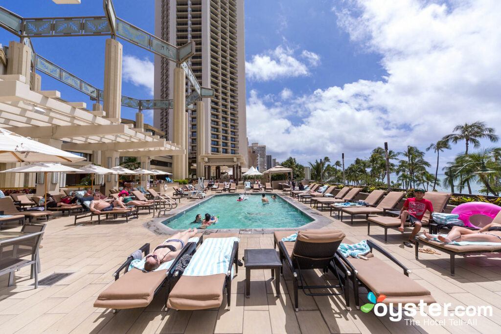 Which Waikiki hotels have the best pools?