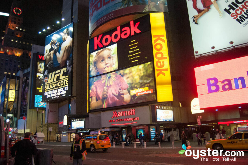 O Marriott Marquis fica bem centralizado no Times Square em NY, perto do metrô, lojas, restaurantes e entretenimento