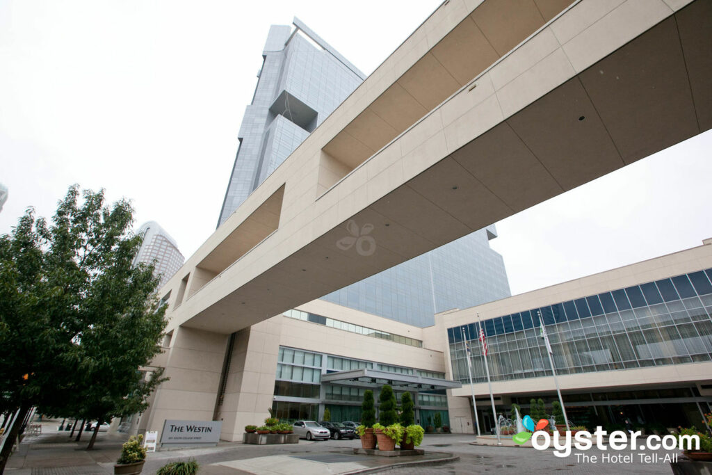 The Westin Charlotte , qui a signalé de nombreuses annulations