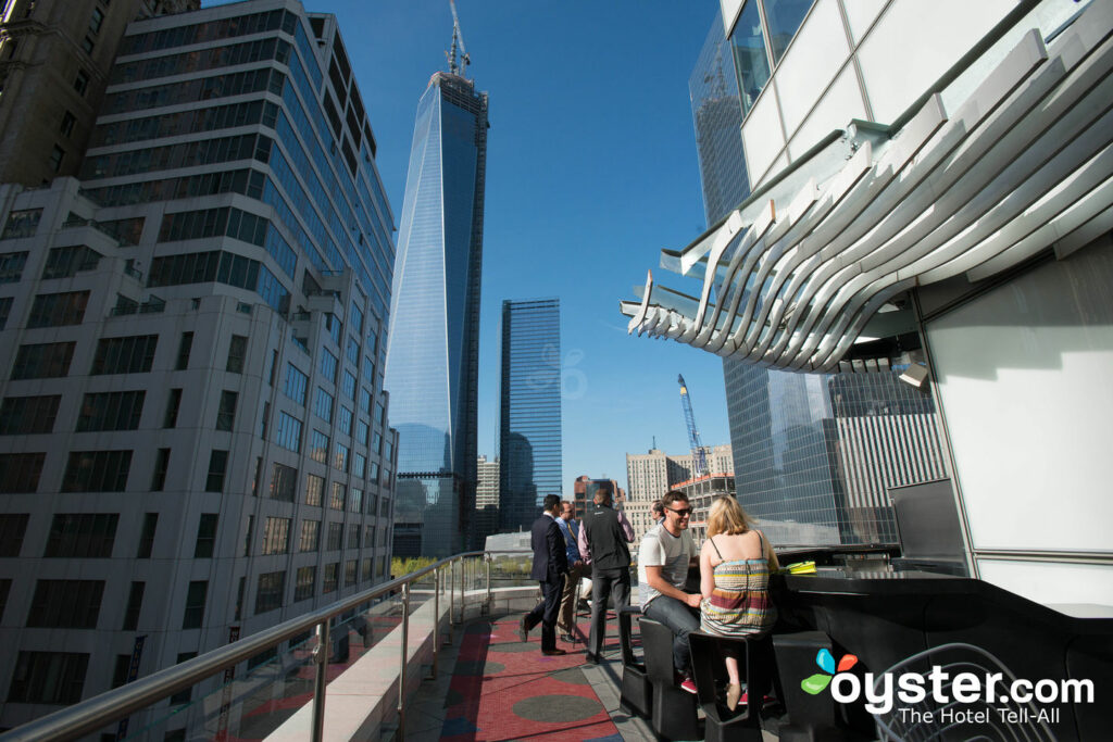 A construção no centro de Manhattan continua, com novos hotéis e prédios de escritórios multifuncionais nas obras.