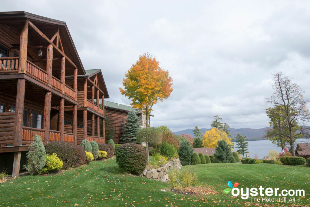 Vue de feuillage d'automne aux Lodges à Cresthaven