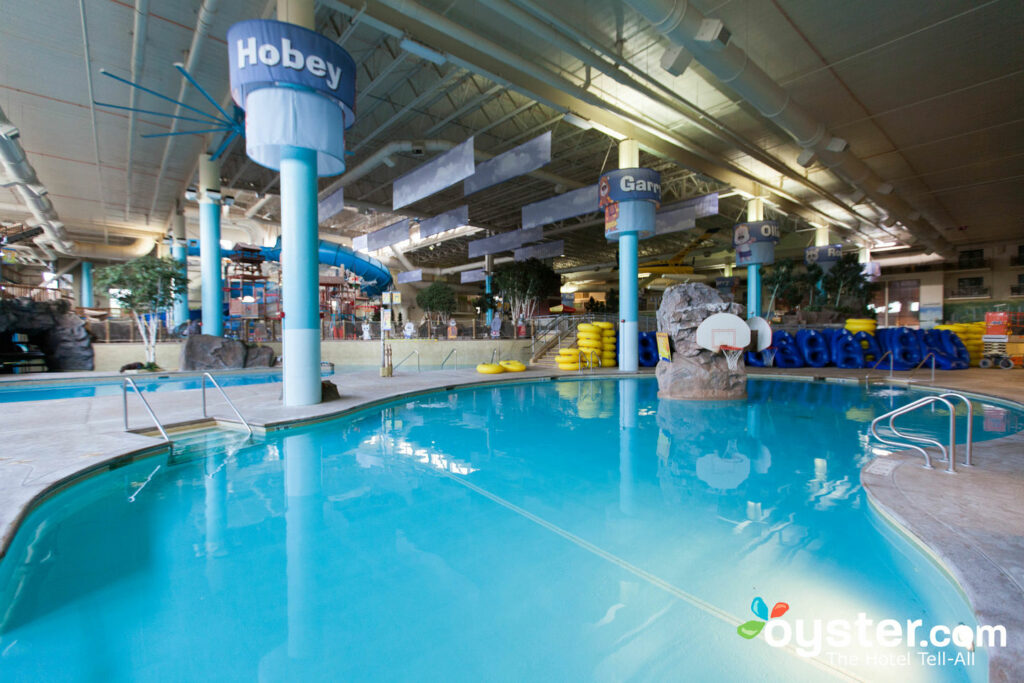 Parque aquático no Radisson Hotel Bloomington por Mall of America