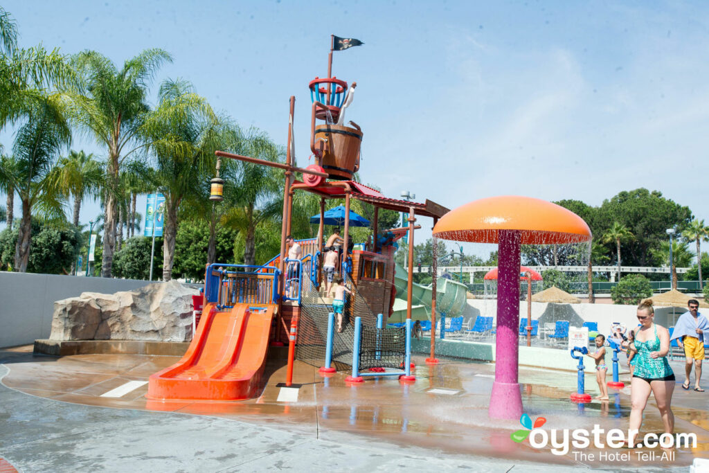 Waterpark im Howard Johnson Anaheim Hotel und Wasserspielplatz