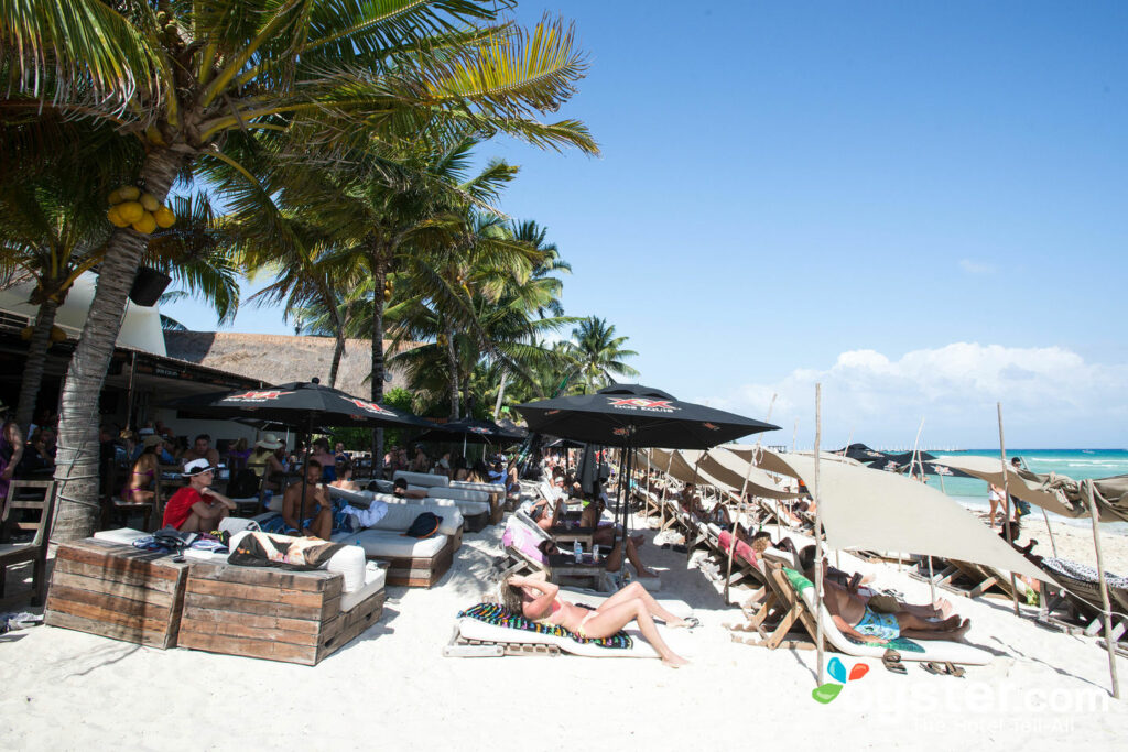 El mejor lugar para relajarse con bebidas, comida y un buen libro.