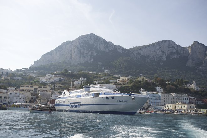 Ferry in Amalfi Coast/Lara Grant