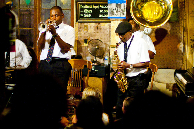 Preservation Hall, Nueva Orleans; papagaio-pirata / flickr