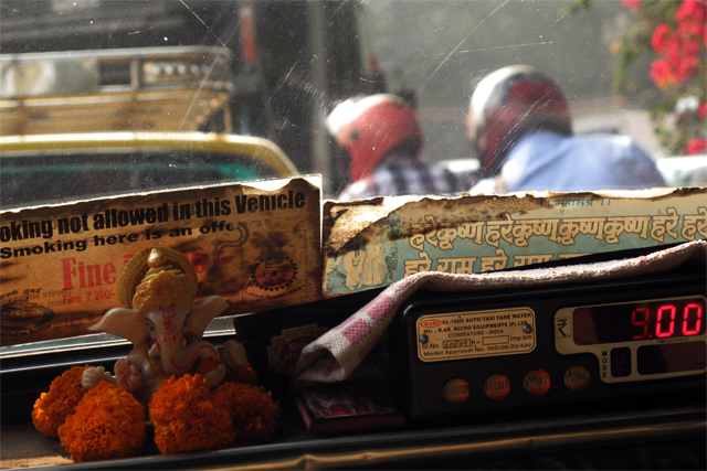 Taxi indien / Leon Beckenham