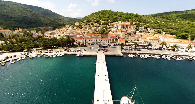 Vis, Croacia; Alquiler de barcos a través de Flickr