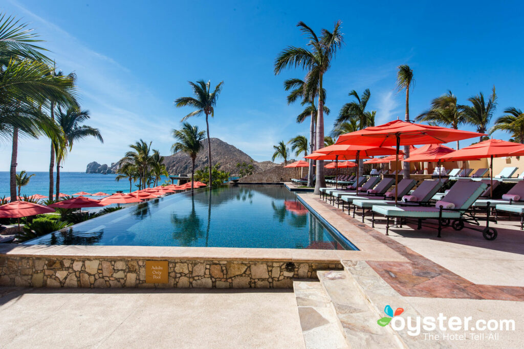 Der Pool für Erwachsene im Hacienda Beach Club & Residences / Oyster