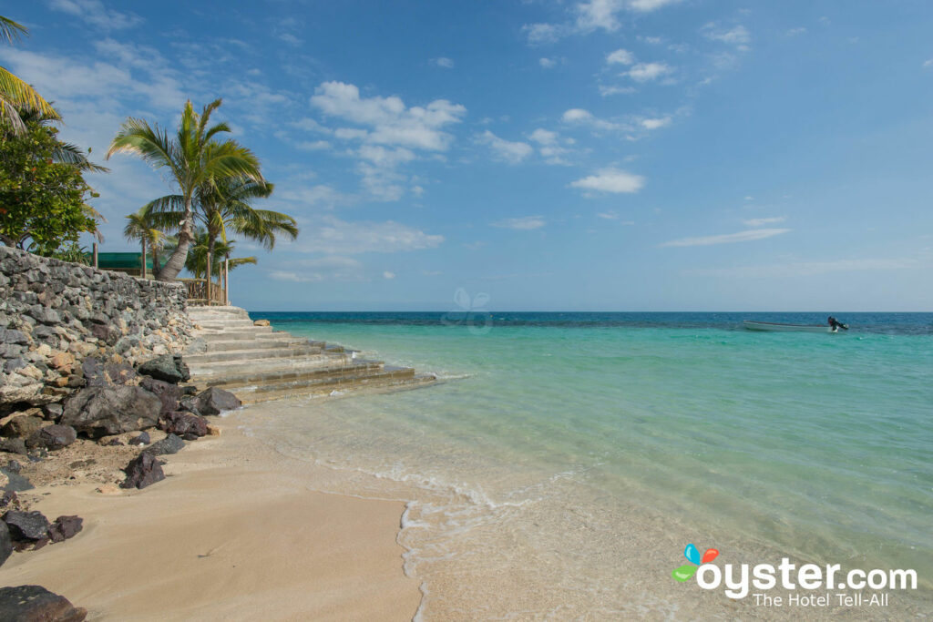 Plage à l'île de Castaway Fidji