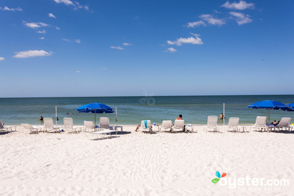 Playa en el Ritz-Carlton, Nápoles