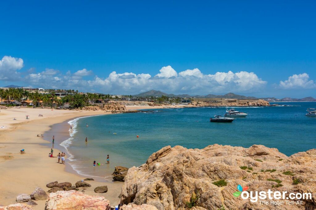 Nager à Playa el Chileno, à côté de Chileno Bay Resort / Oyster, est sûr