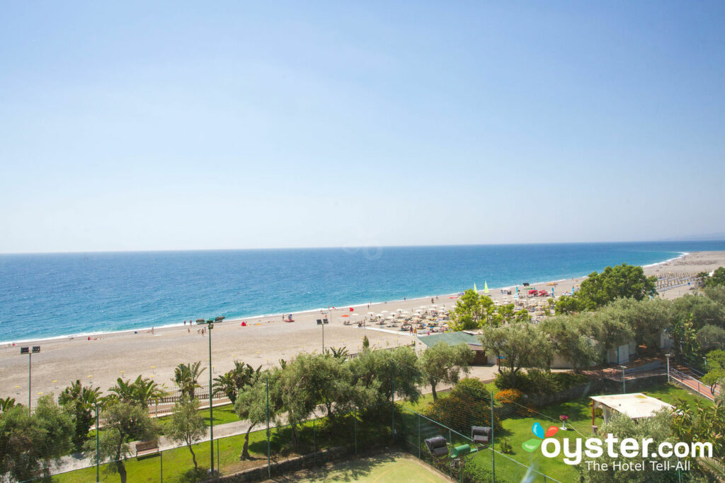 Strand bei UNAHOTELS Naxos Beach Sicilia