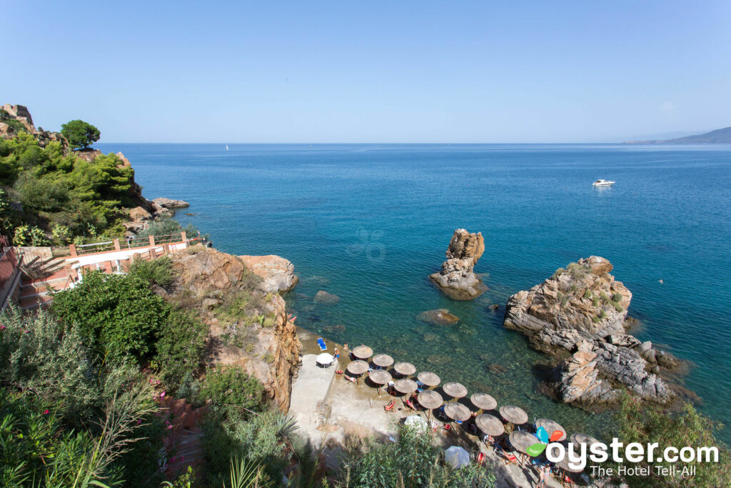 Playa del Hotel Kalura en Cefalu.