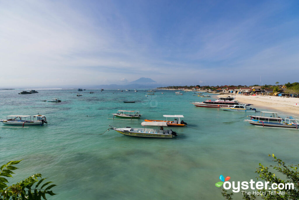 Blick auf den Agung von  Oka7 Bungalow  ; Auster