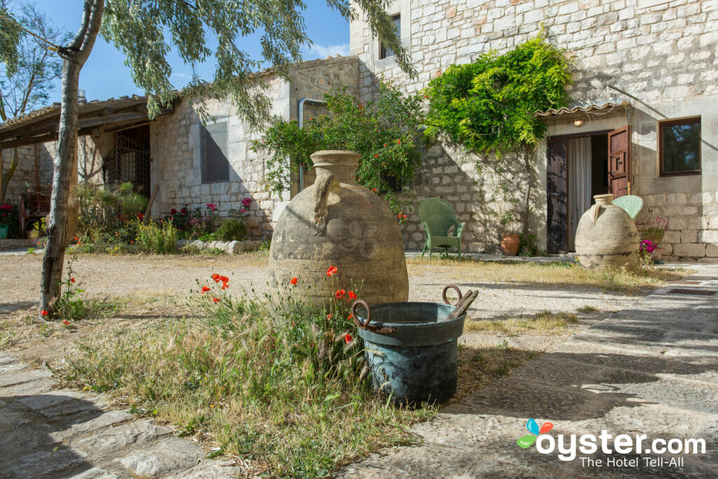 Courtyard of Villa Quartarella in Modica