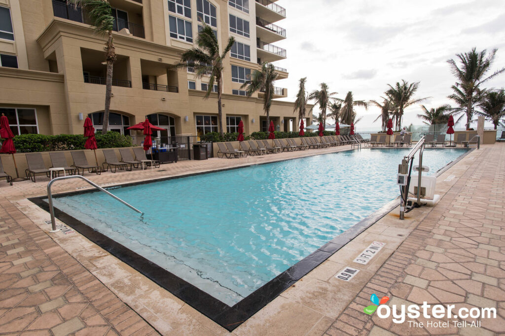 Infinity-Pool im Palm Beach Marriott Singer Island Beach Resort & Spa