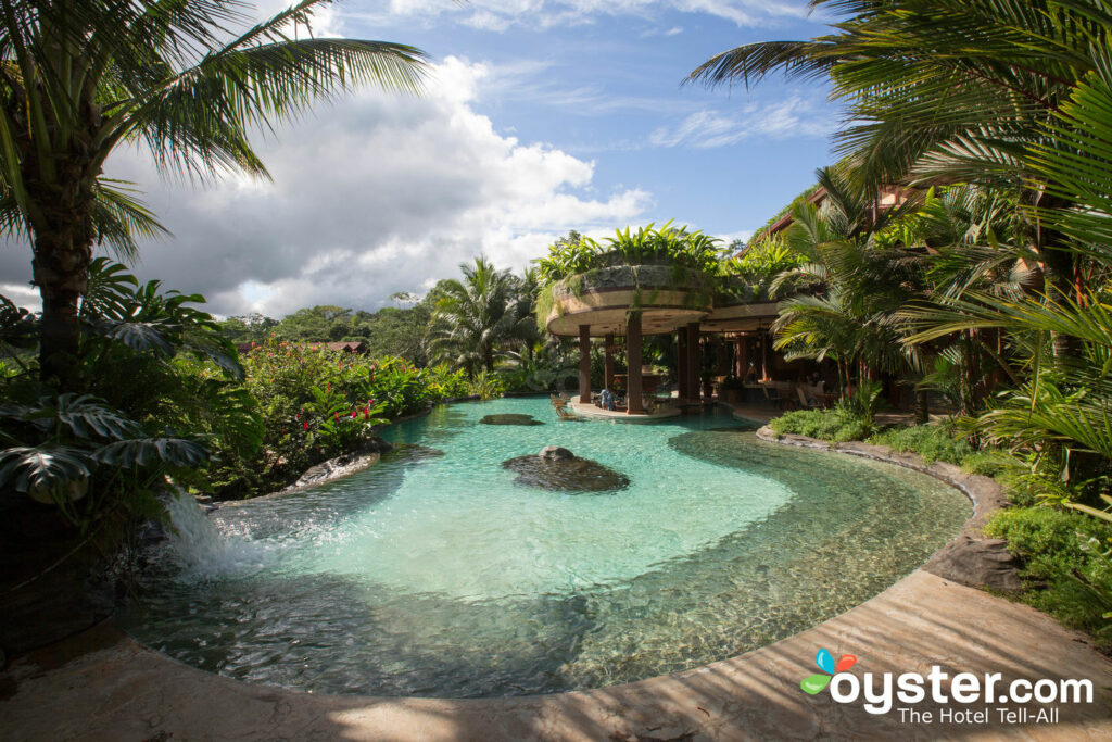 Área da piscina principal no The Springs Resort and Spa