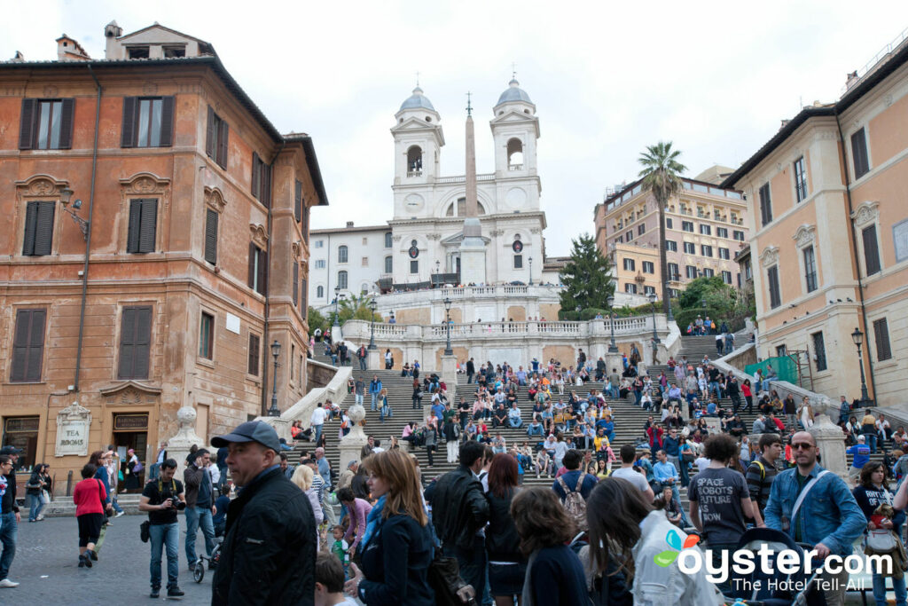 Rome, les marches espagnoles / huître