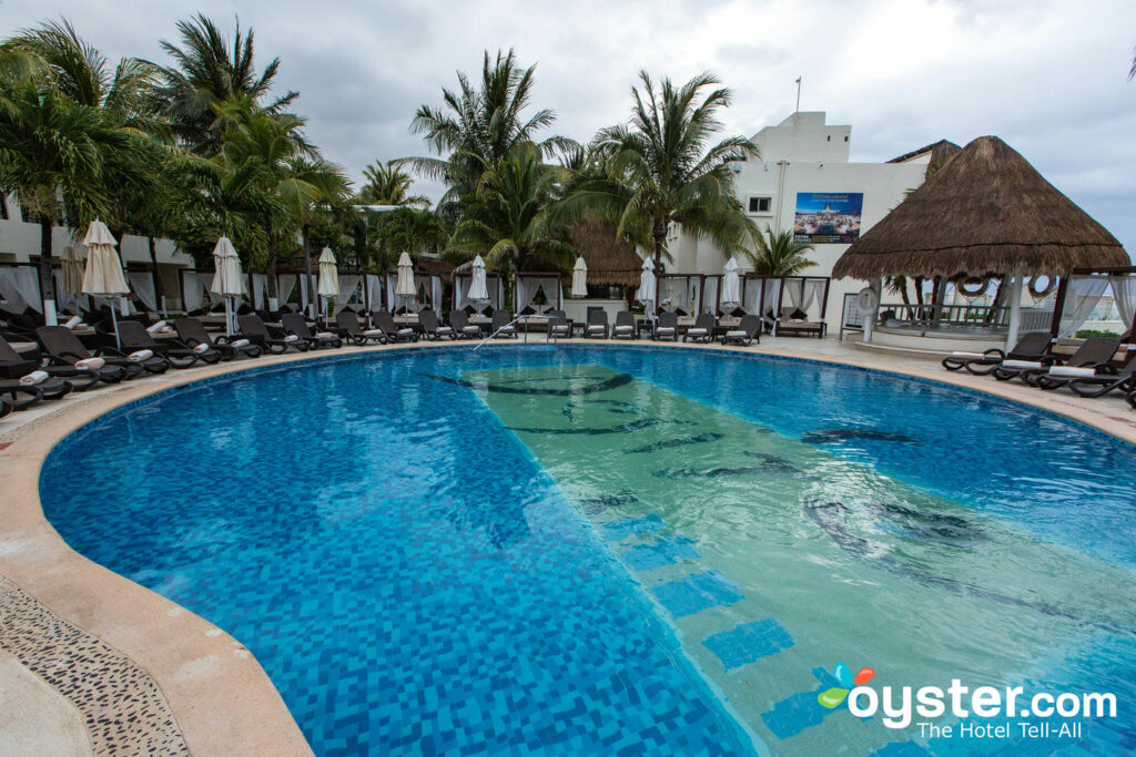 Pool im Desire Riviera Maya Resort, Mexiko