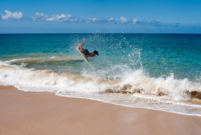 Bodyboard sur Big Beach, Maui, Hawaii / Oyster