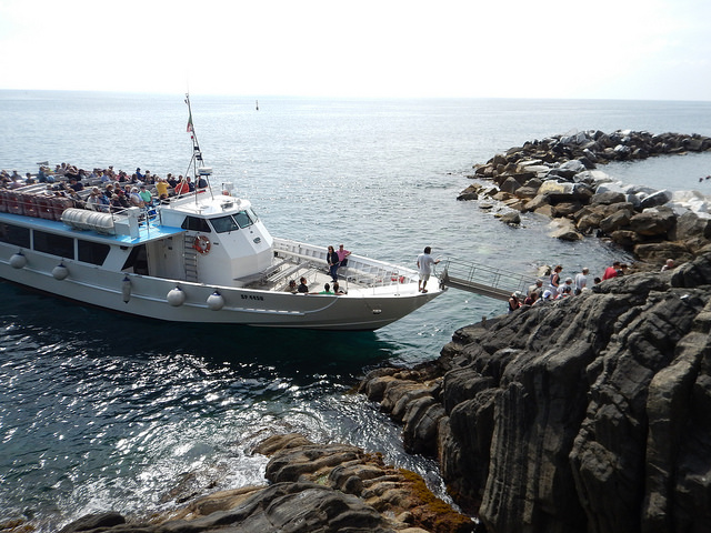 El muelle del ferry / Gord Wester, Flickr