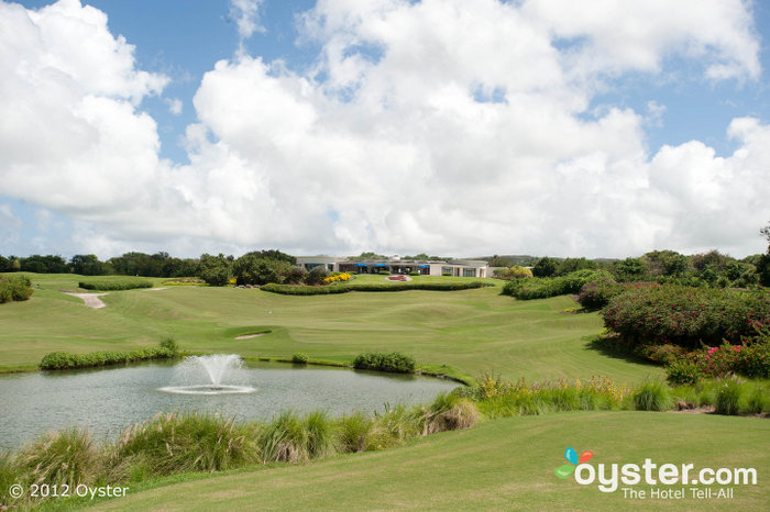 El complejo cuenta con tres campos de golf y un spa muy aclamado.
