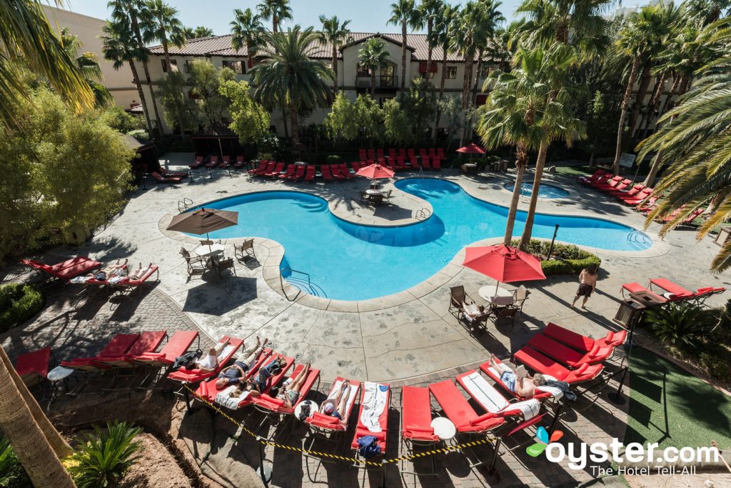 La piscina al Tuscany Suites & Casino