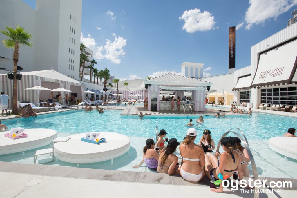 La piscine au SLS Las Vegas