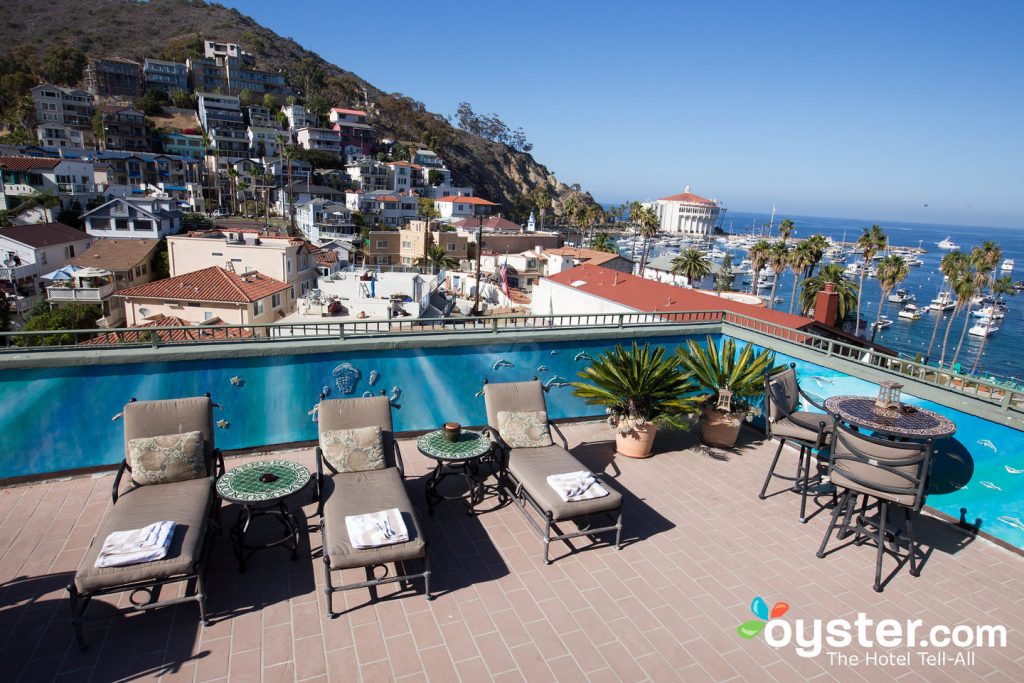 Terrasse sur le toit de l' hôtel Avalon sur l'île Catalina / Oyster