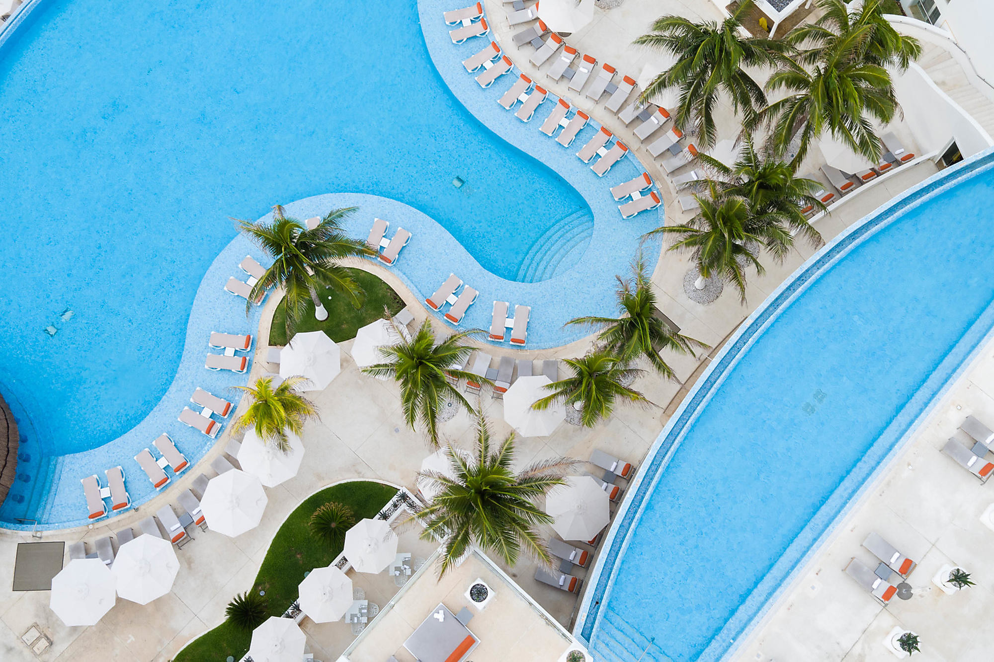The pools at Le Blanc Spa Resort Cancun