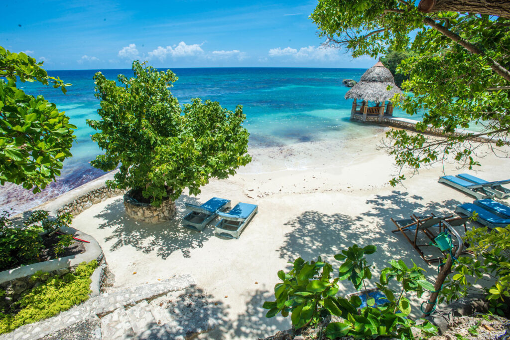 Beach at the Hermosa Cove - Jamaica's Villa Hotel