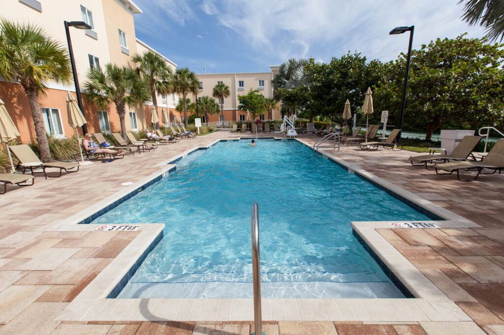 The Pool at the Holiday Inn Express & Suites Marathon