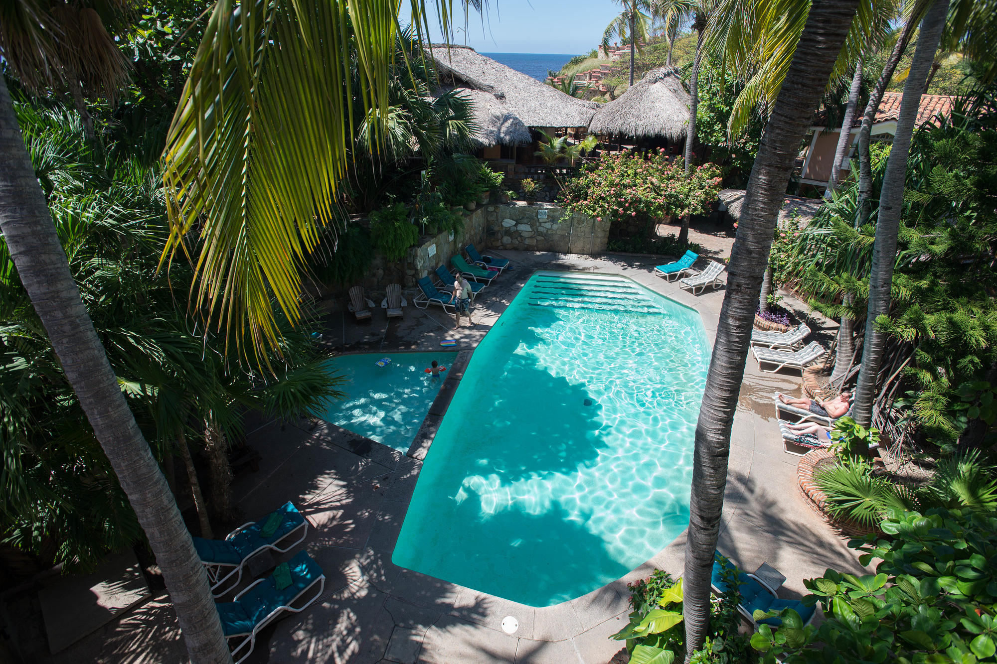 The pool and kids' pool at Hotel Santa Fe in Puerto Escondido/Oyster