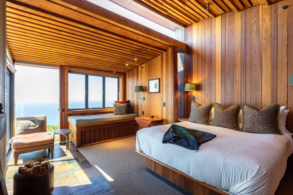 Envy-inducing luxury beds? The Post Ranch Inn in Big Sur, California, knows what's up/Oyster