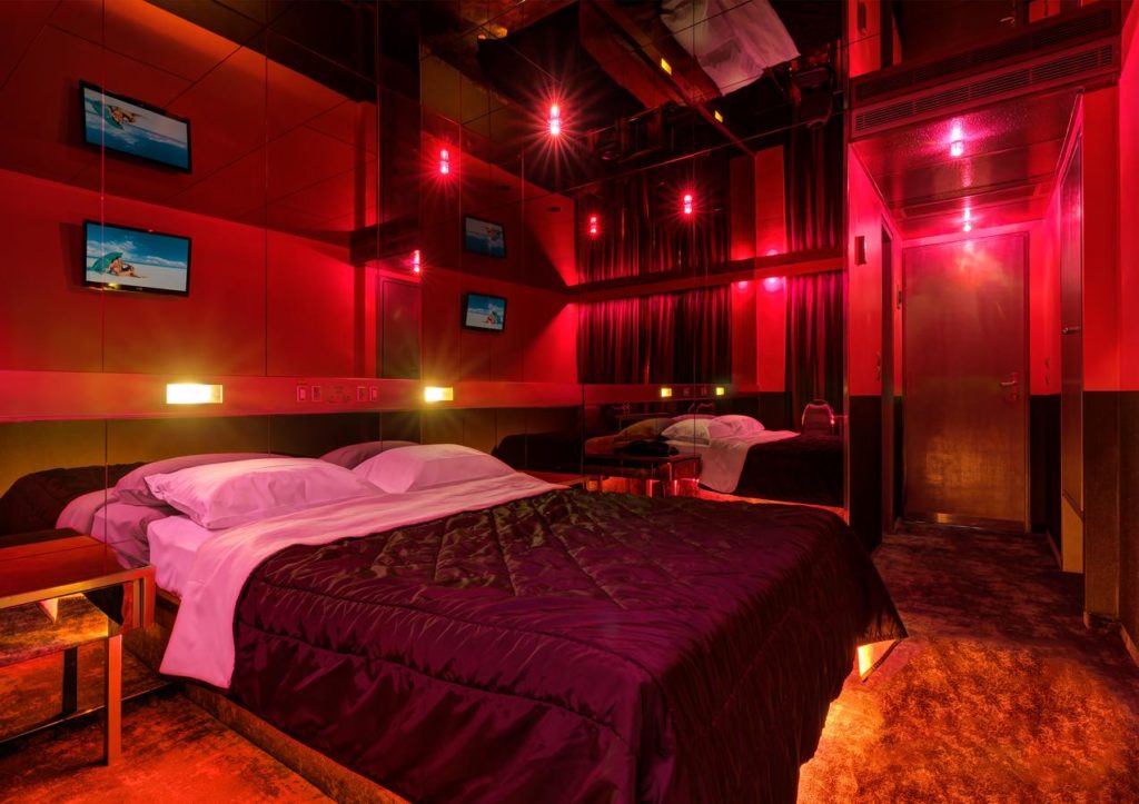 7 Hotel Rooms With Stripper Poles